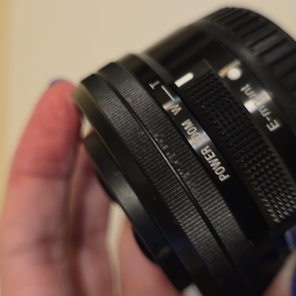 Sony 16-50mm Power Zoom Lens - Picture 7 of 7